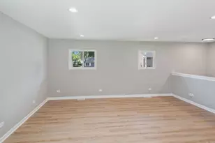 118 Windsor Ln, Glendale Heights, IL 60139 - Photo 8