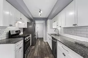 9239 Hartwood Ct, Orland Park, IL 60462 - Photo 8