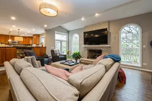 445 Blue Ash Dr, Buffalo Grove, IL 60089 - Photo 6