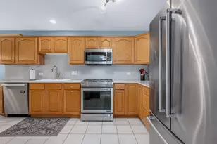 45 S Driveway, Glen Ellyn, IL 60137 - Photo 12