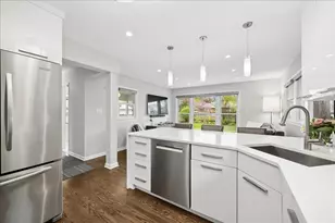 912 Hunter Rd, Wilmette, IL 60091 - Photo 16