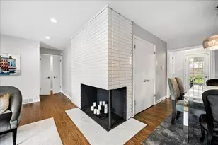 912 Hunter Rd, Wilmette, IL 60091 - Photo 8