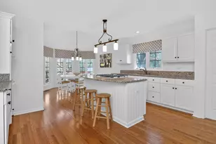 915 Rock Spring Rd, Naperville, IL 60565 - Photo 8