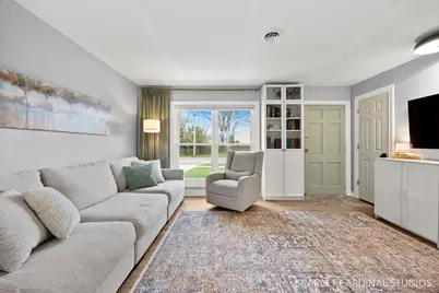 801 Sunset Circle, Streamwood, IL 60107 - Photo 8