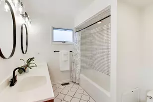 7531 Kolmar Ave, Skokie, IL 60076 - Photo 12