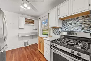 375 S Edison Ave, Elgin, IL 60123 - Photo 18