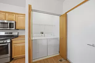 646 S Cadillac Cir, Romeoville, IL 60446 - Photo 8