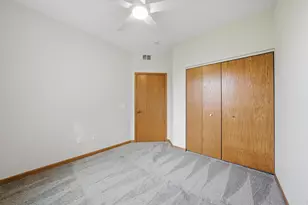 646 S Cadillac Cir, Romeoville, IL 60446 - Photo 22