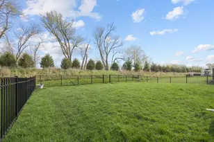 3650 Reddington Cir, Elgin, IL 60124 - Photo 24