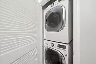 1016 W George St, Chicago, IL 60657 - Photo 16