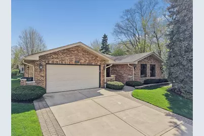 897 W Kelly Ann Drive, Palatine, IL 60067 - Photo 1