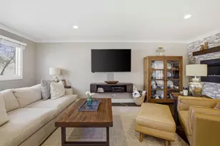 2105 Timber Ln, Wheaton, IL 60189 - Photo 6