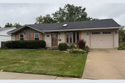 803 E Streamwood Boulevard, Streamwood, IL 60107 - Photo 1