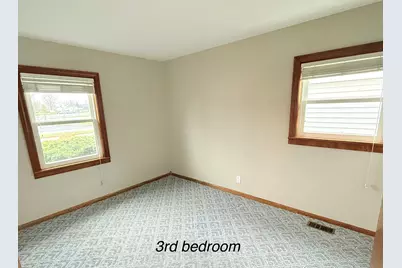 803 E Streamwood Boulevard, Streamwood, IL 60107 - Photo 12
