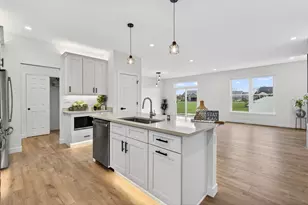 1002 Joshua Ln, Genoa, IL 60135 - Photo 4