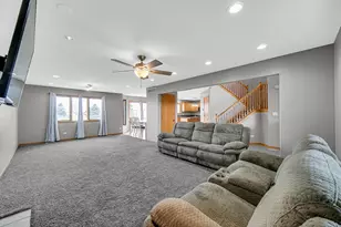 683 Sandburg Dr, Manteno, IL 60950 - Photo 6