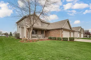 683 Sandburg Dr, Manteno, IL 60950 - Photo 2