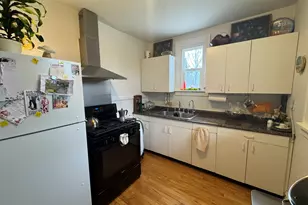 28W573 Stafford Pl, Warrenville, IL 60555 - Photo 4