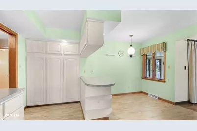2101 N Center Street, Crest Hill, IL 60403 - Photo 14