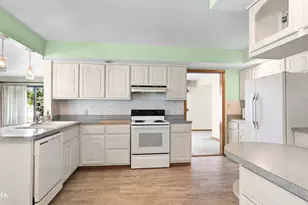 2101 N Center St, Crest Hill, IL 60403 - Photo 12