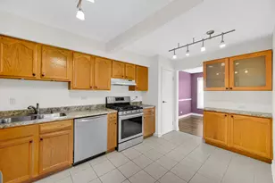 140 Leslie Ln, Bolingbrook, IL 60440 - Photo 8