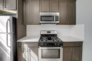 4840 W Henderson St, Chicago, IL 60641 - Photo 6