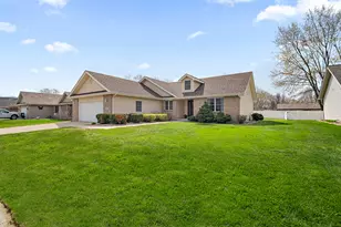 230 Curwick Dr, Bourbonnais, IL 60914 - Photo 2