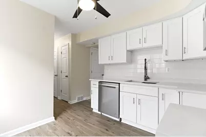 614 S Milwaukee Avenue #E, Libertyville, IL 60048 - Photo 4