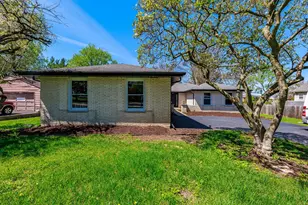 5S254 Middle Rd, Naperville, IL 60563 - Photo 2