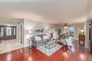 21W021 Marlborough Ln, Lombard, IL 60148 - Photo 10