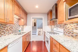 21W021 Marlborough Ln, Lombard, IL 60148 - Photo 4