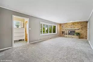 1720 Longvalley Rd, Glenview, IL 60025 - Photo 2