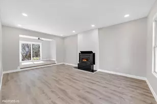 642 Williams Ct, Gurnee, IL 60031 - Photo 8