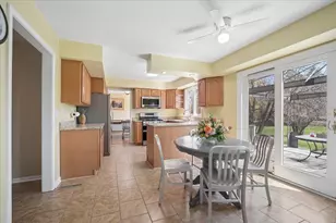 134 Amherst Dr, Bartlett, IL 60103 - Photo 6