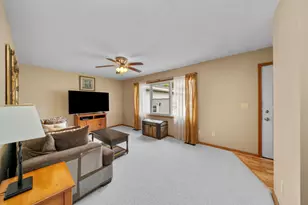 924 Suzy St, Sandwich, IL 60548 - Photo 6