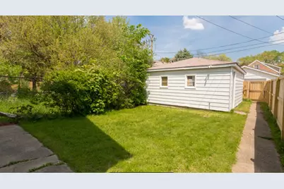8653 S Saginaw Avenue, Chicago, IL 60617 - Photo 2