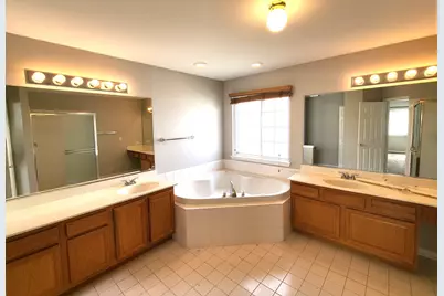 18392 Springwood Drive, Grayslake, IL 60030 - Photo 24