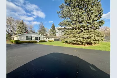 35 Oak Creek Drive, Yorkville, IL 60560 - Photo 14