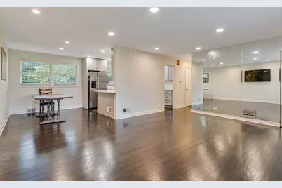 7330 N Kilbourn Avenue, Lincolnwood, IL 60712 - Photo 4