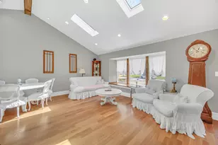 256 W Kathleen Dr, Des Plaines, IL 60016 - Photo 8