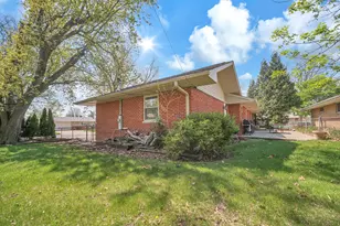 256 W Kathleen Dr, Des Plaines, IL 60016 - Photo 26