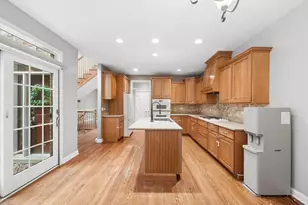 299 Arbor Glen Blvd, Schaumburg, IL 60195 - Photo 10
