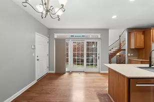 299 Arbor Glen Blvd, Schaumburg, IL 60195 - Photo 12