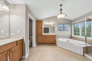 299 Arbor Glen Blvd, Schaumburg, IL 60195 - Photo 16