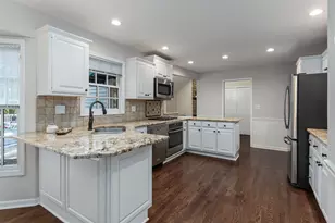 1177 Kenilworth Cir, Naperville, IL 60540 - Photo 6