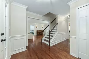 1177 Kenilworth Cir, Naperville, IL 60540 - Photo 2