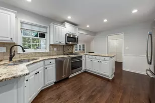 1177 Kenilworth Cir, Naperville, IL 60540 - Photo 4