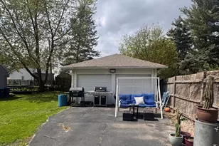 209 S Commonwealth Ave, Aurora, IL 60506 - Photo 14
