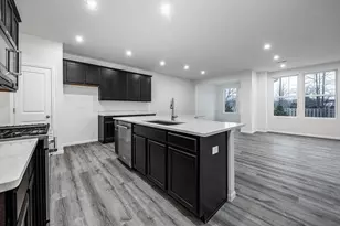 535 Watercress Dr, Aurora, IL 60504 - Photo 2