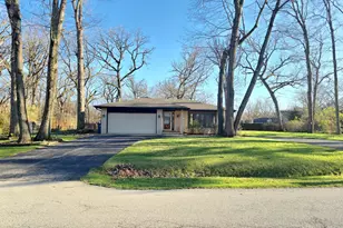 2041 E Gaisor Dr, Crete, IL 60417 - Photo 1